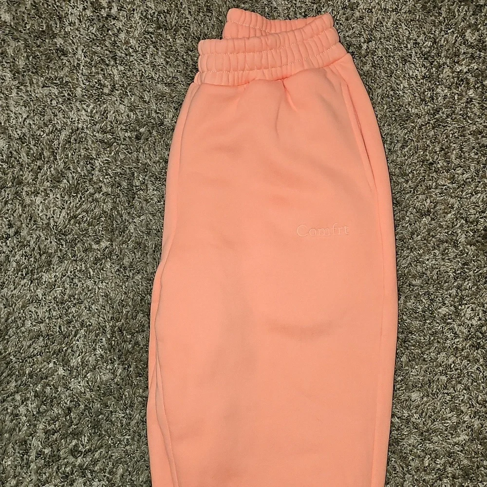 COMFRT Coral Jogger Bottoms Sz Small. Nwts!!! Signature Sweatpants!!